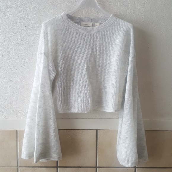Anthropologie Sweaters - Sleeping on snow scoop neck cropped wool  sweater